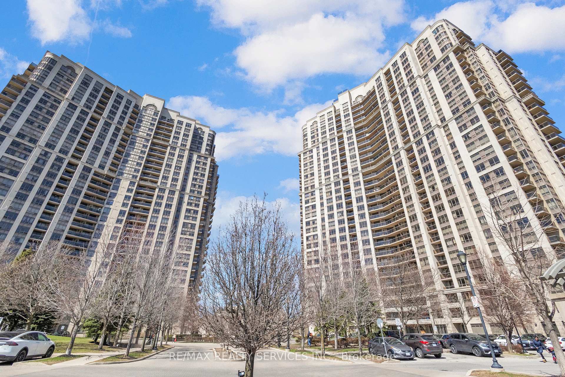 Property Photo: 700 Humberwood Boulevard 1027 ON M9W 7J4