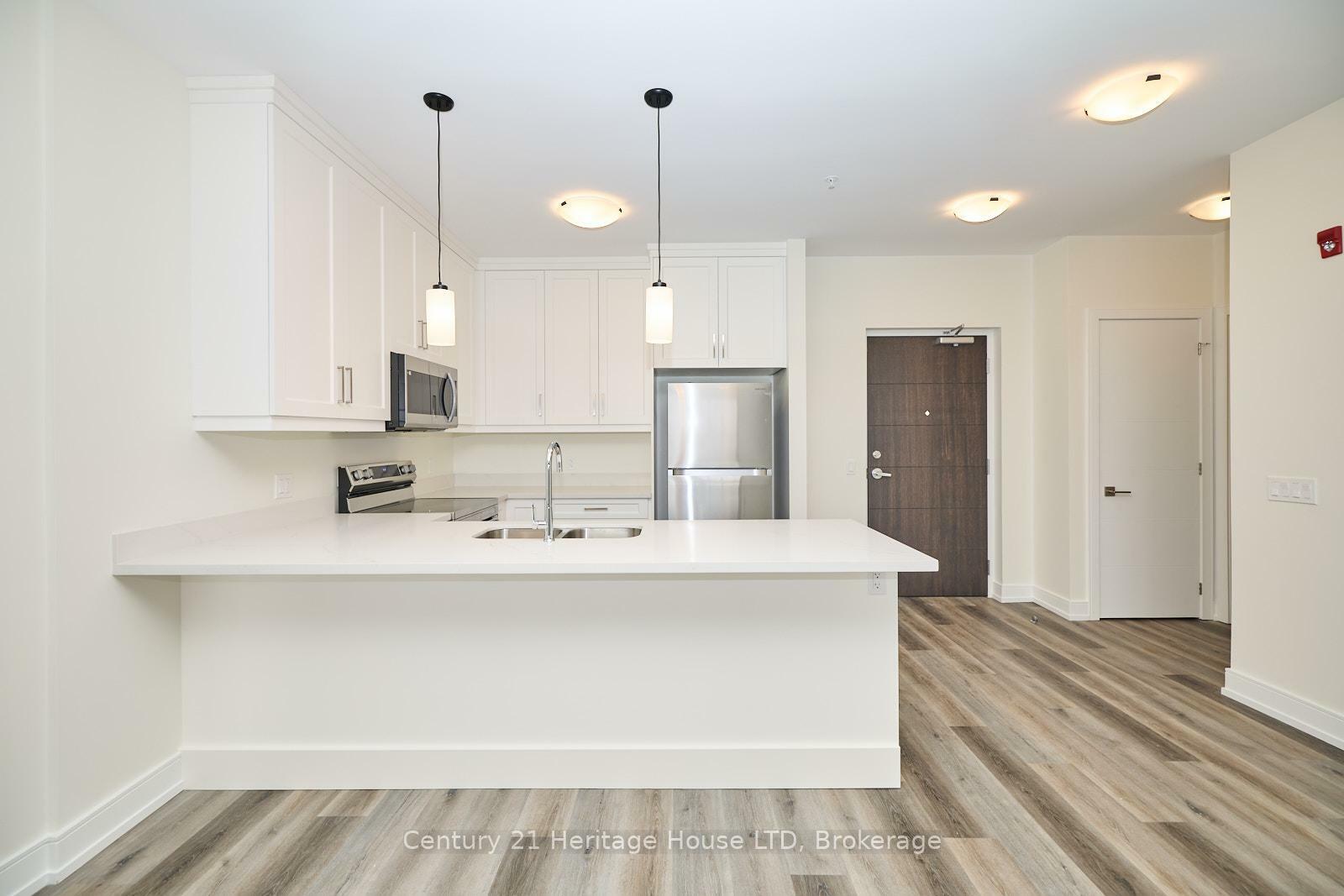Property Photo: 300B Fourth Avenue 203 ON L2S 0E6