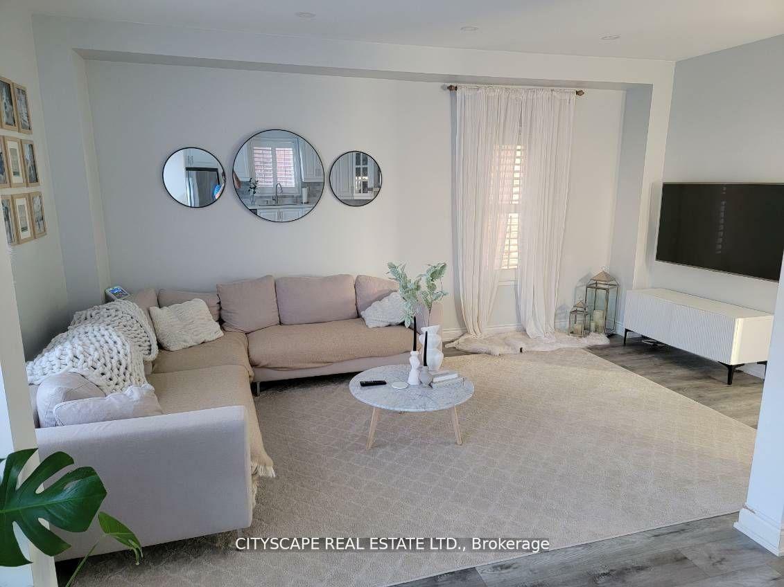 Photo de la propriété: 3225 Bruzan Crescent ON L5N 8E7