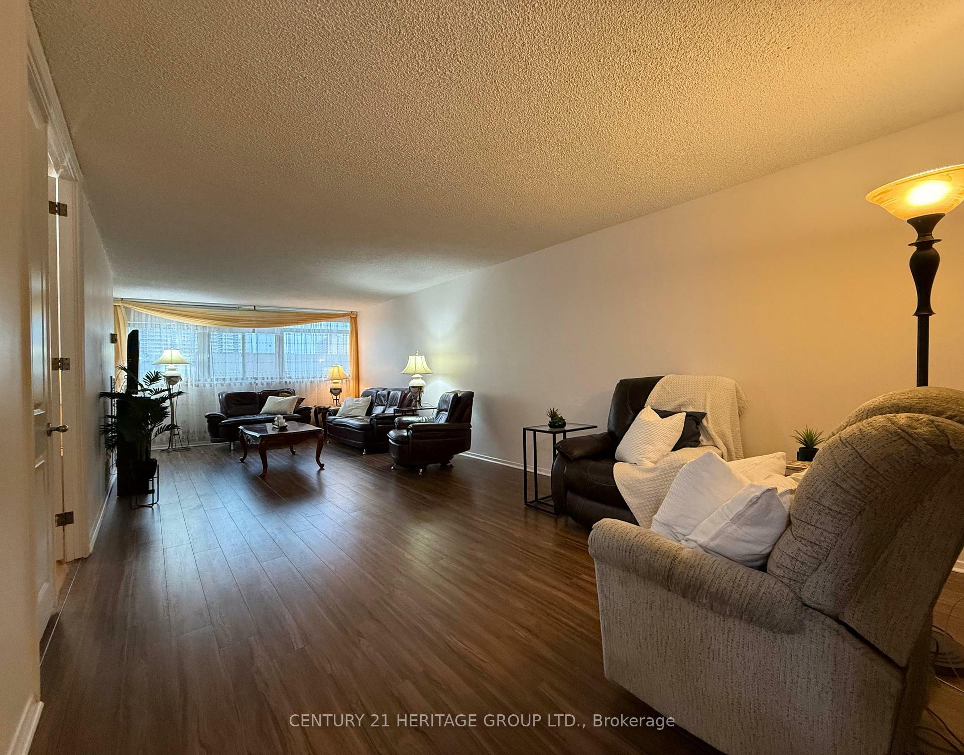 Property Photo: 3151 Bridle Town Circle 405 ON M1W 2T1