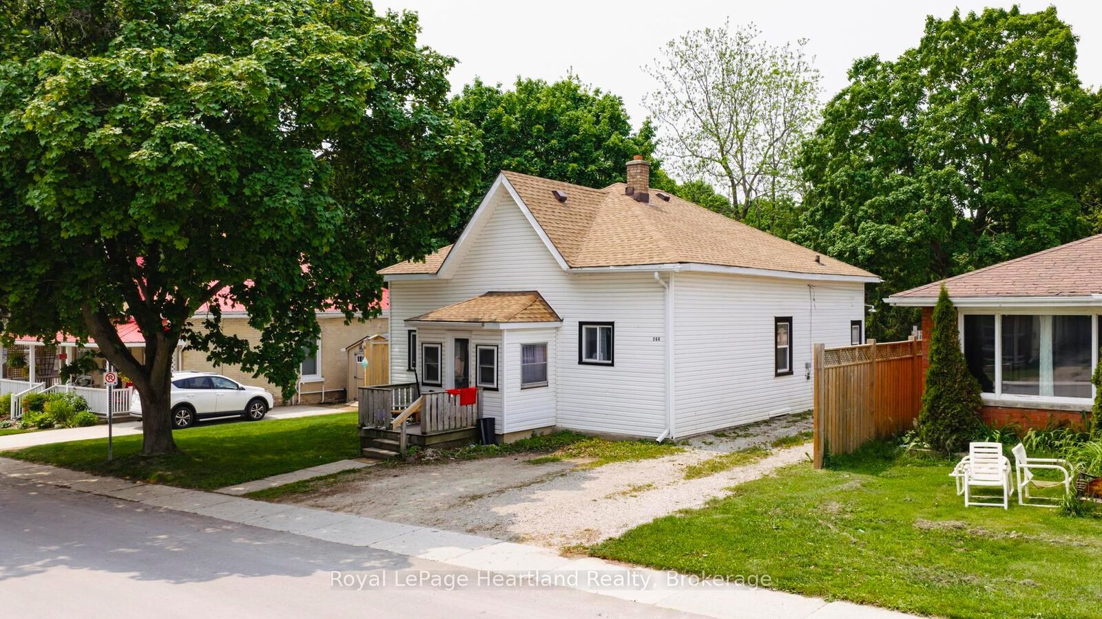 Property Photo: 264 Edward Street ON N0G 2W0