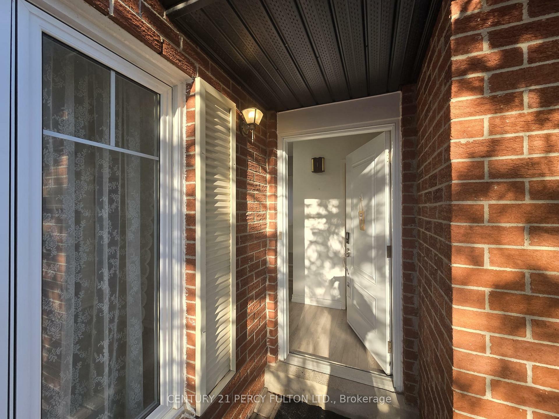 Property Photo: 88 Don Head Village Boulevard ON L4C 7M8