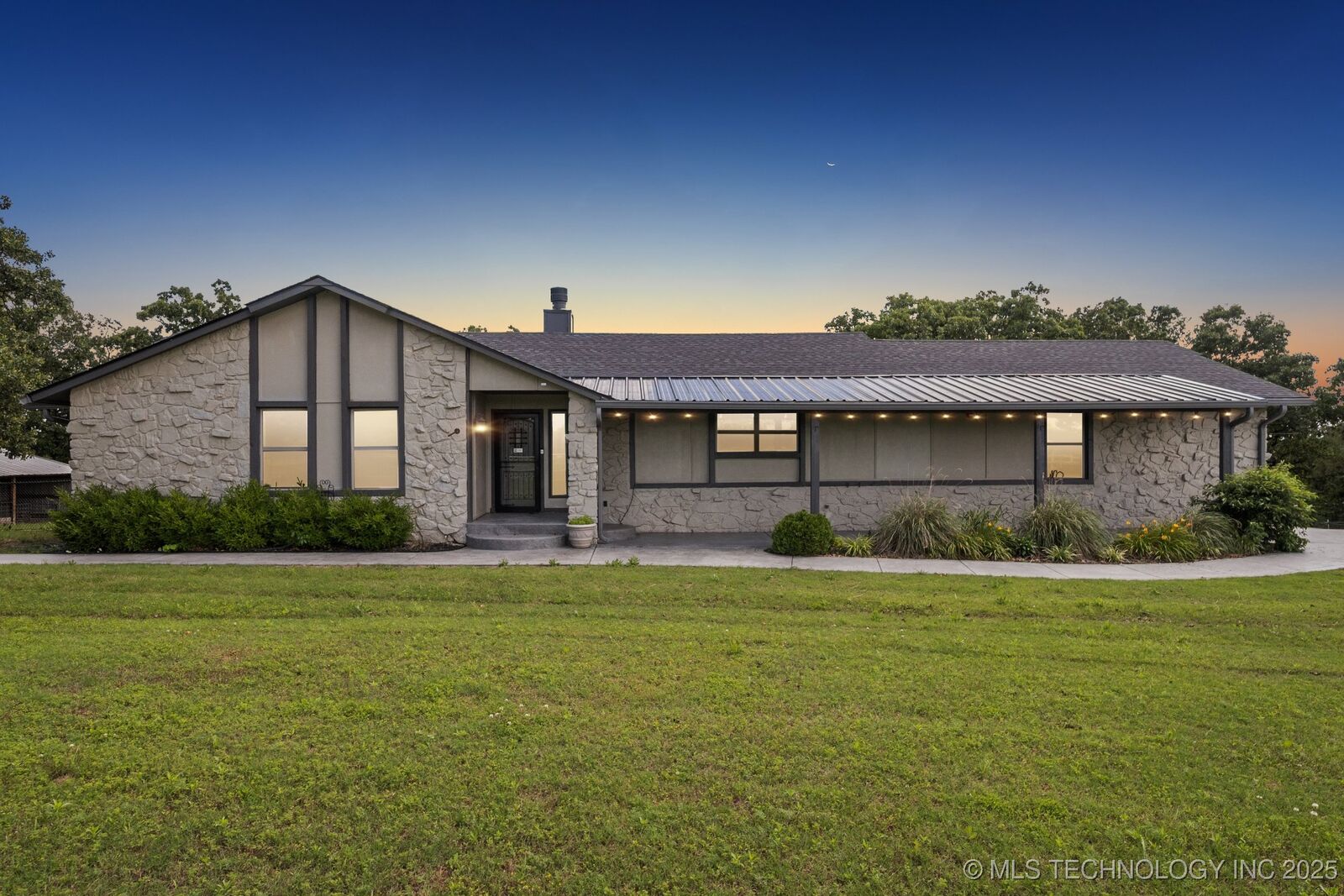 Property Photo:  13329 Kevin Lane  OK 74066 