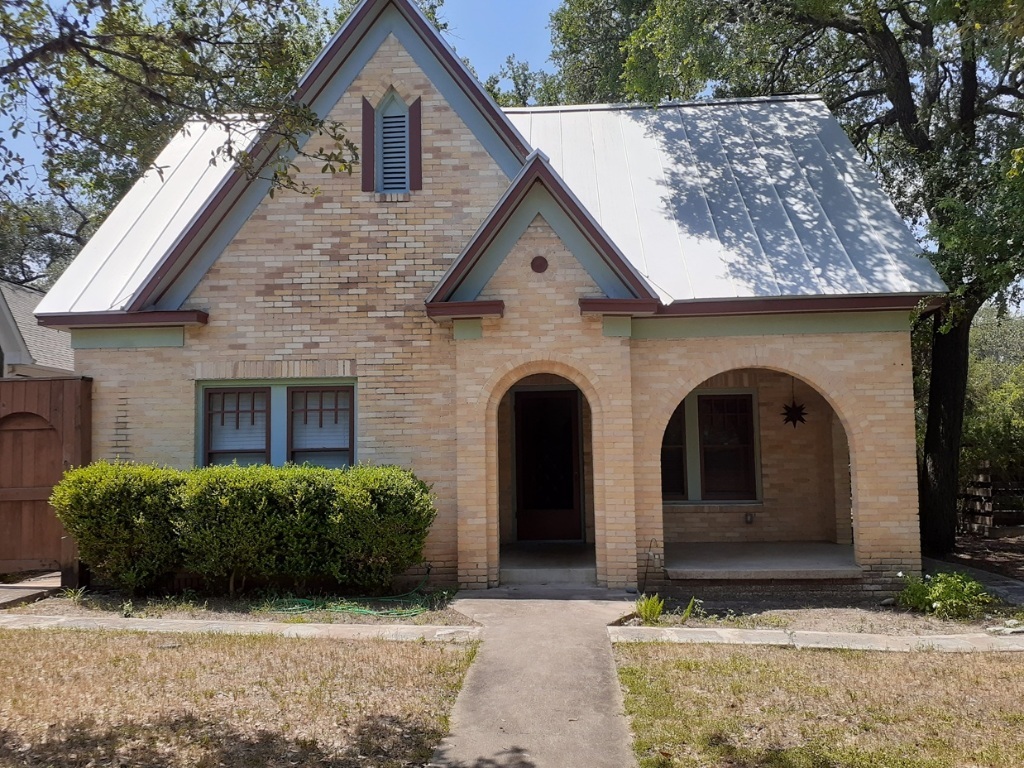 Property Photo:  815 Christopher Street  TX 78704 
