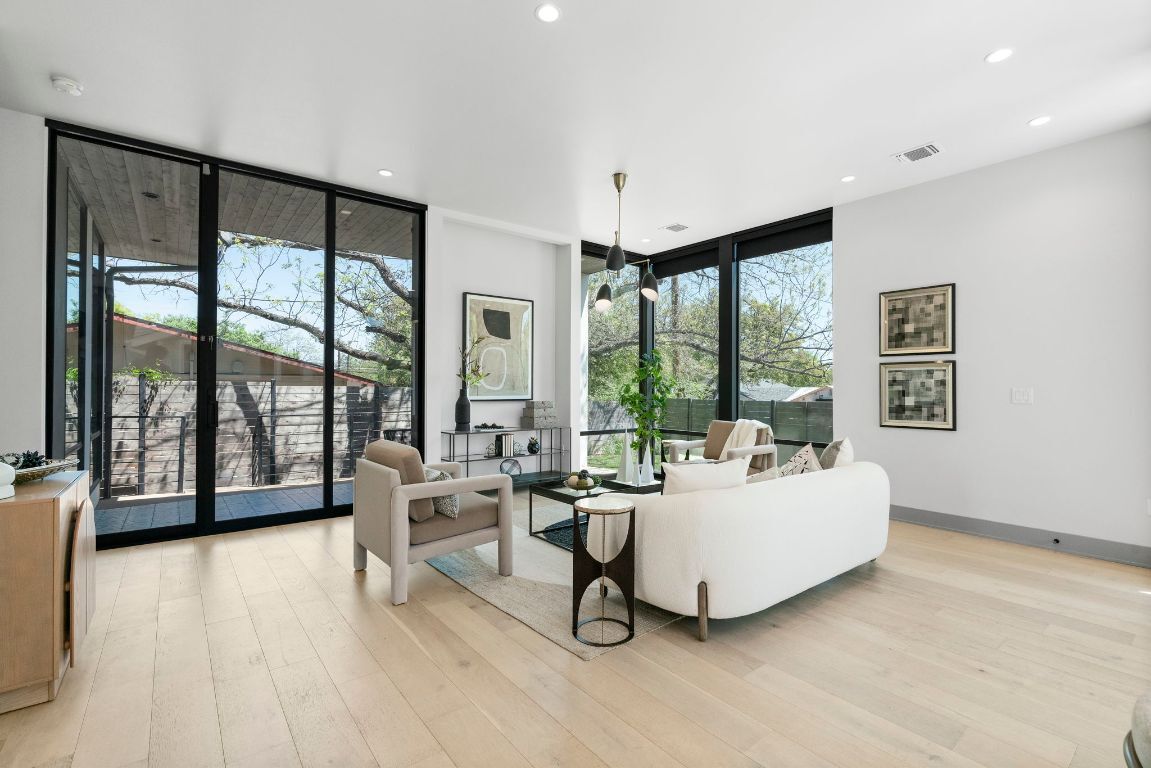 Property Photo: 2402 S 3rd Street A TX 78704