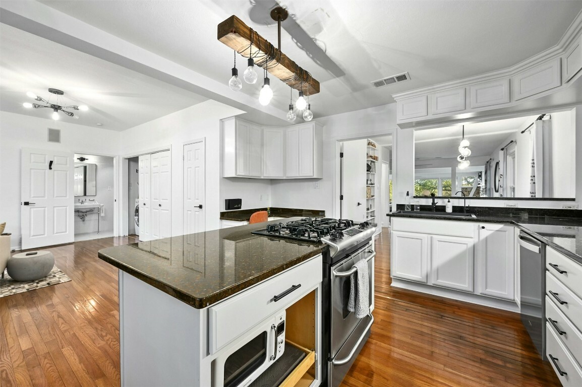 Property Photo: 525 Barton Blvd TX 78704