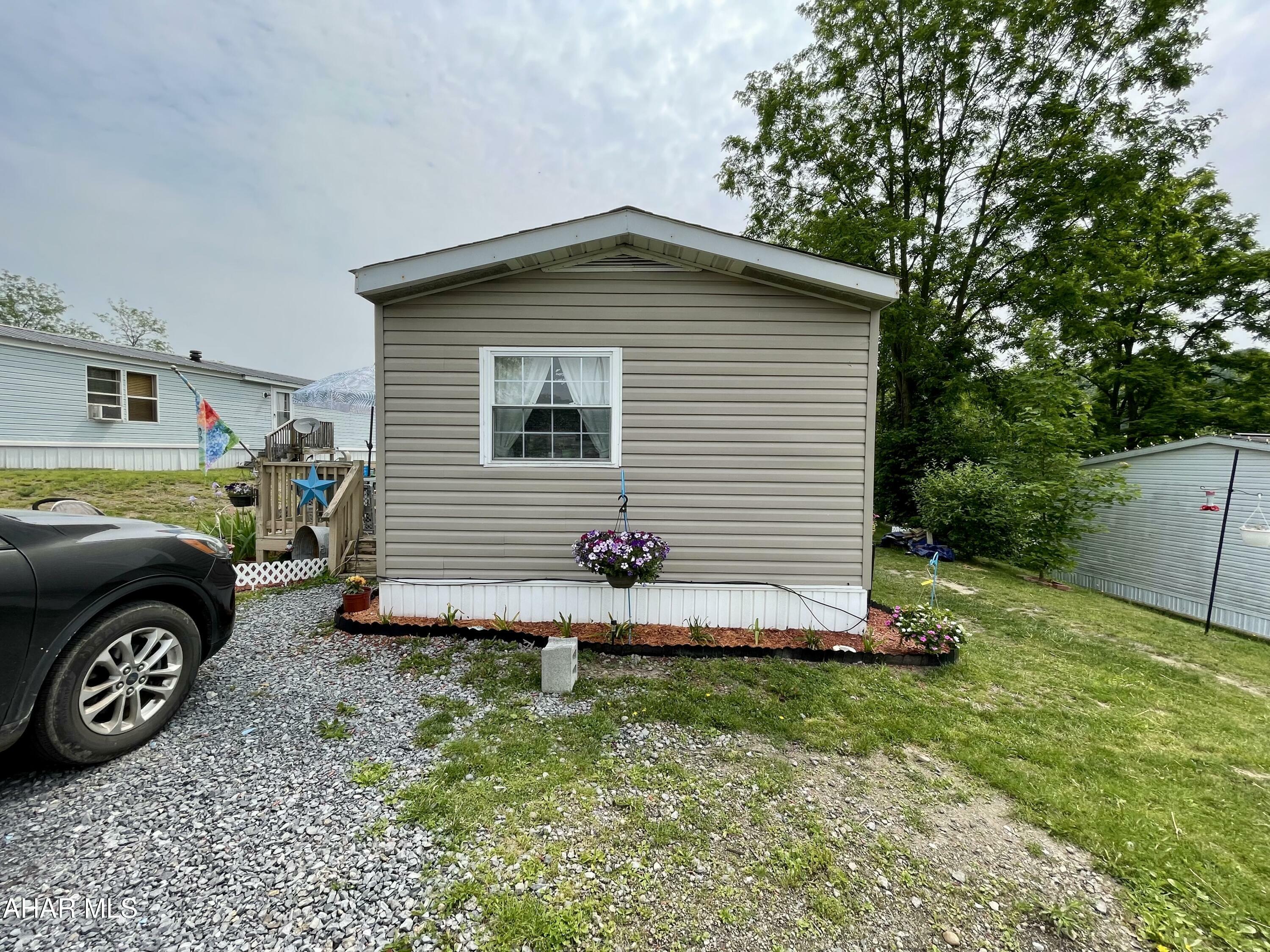 Property Photo: 214 Hickory Street PA 15554