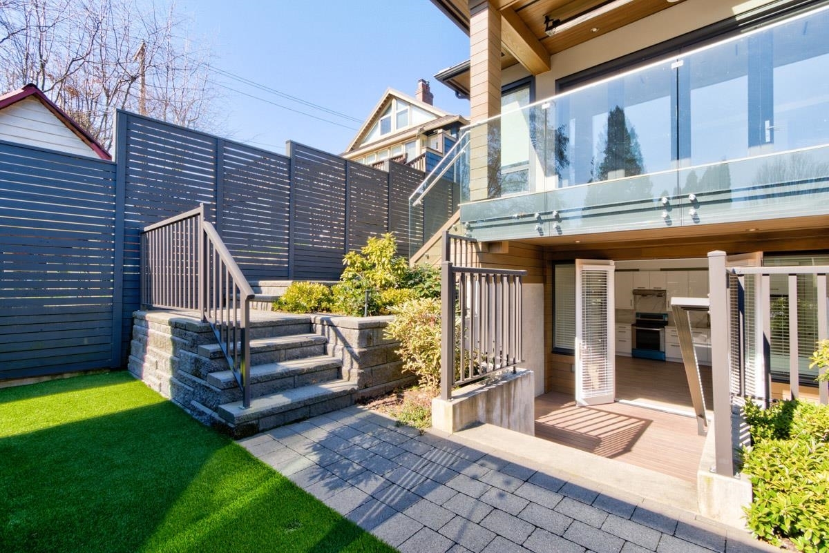 Property Photo:  1488 Jefferson Avenue  BC V7T 2B4 