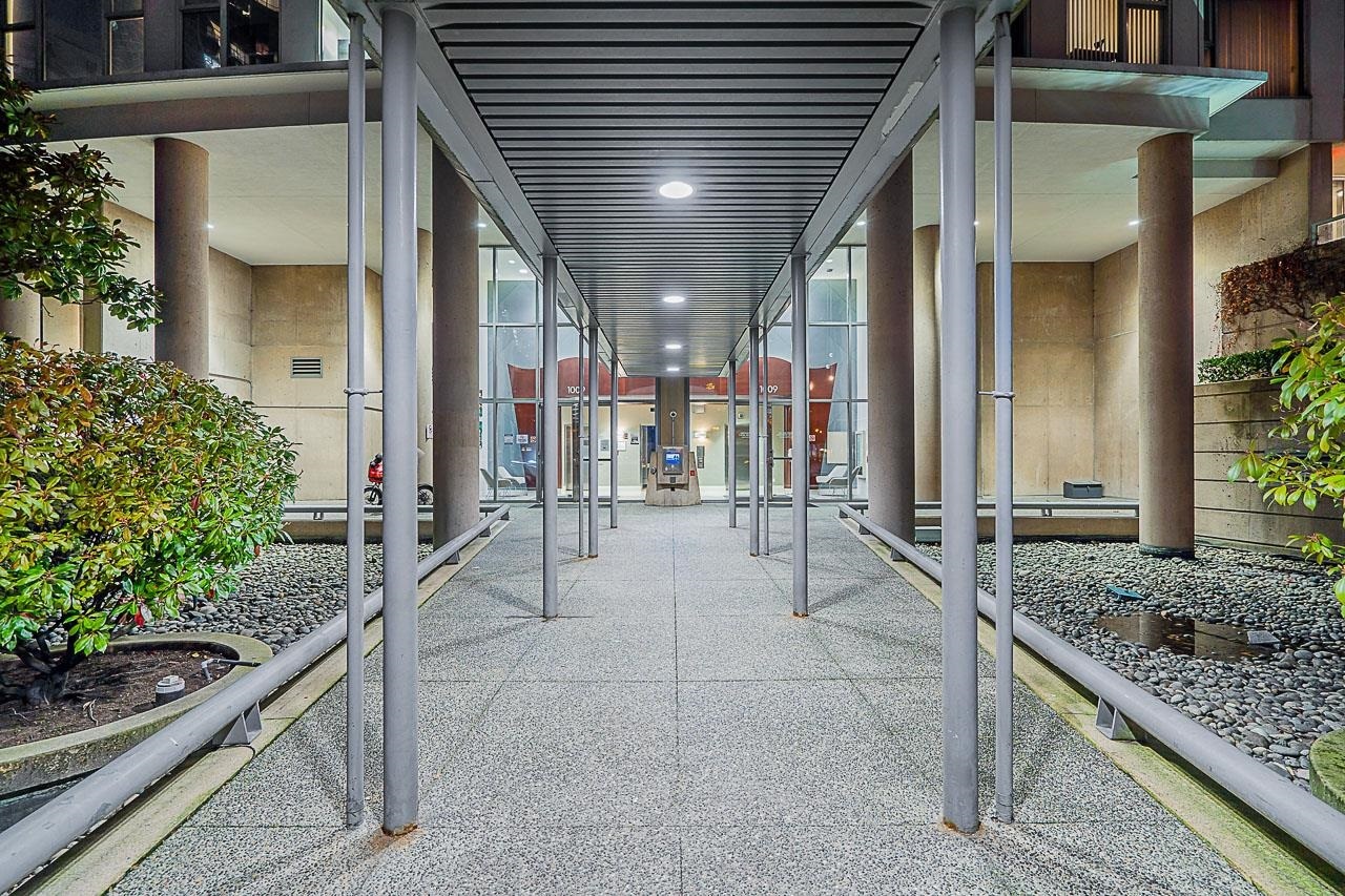 Property Photo: 1009 Expo Boulevard 1909 BC V6Z 2V9