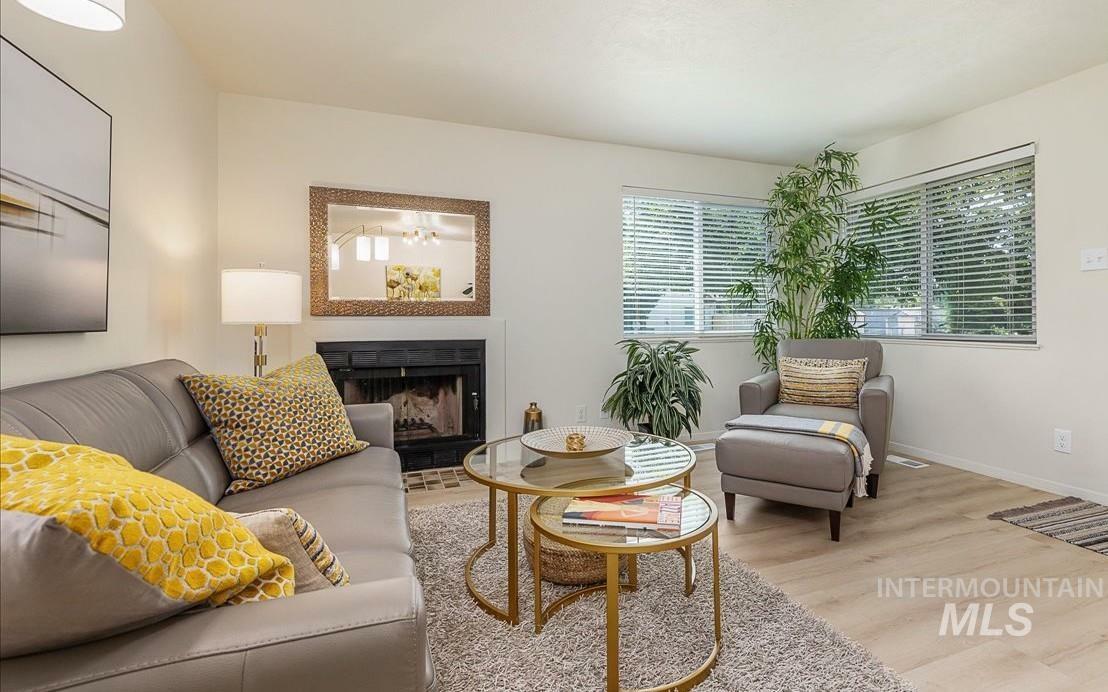 Property Photo: 498 E Chester Lane ID 83706