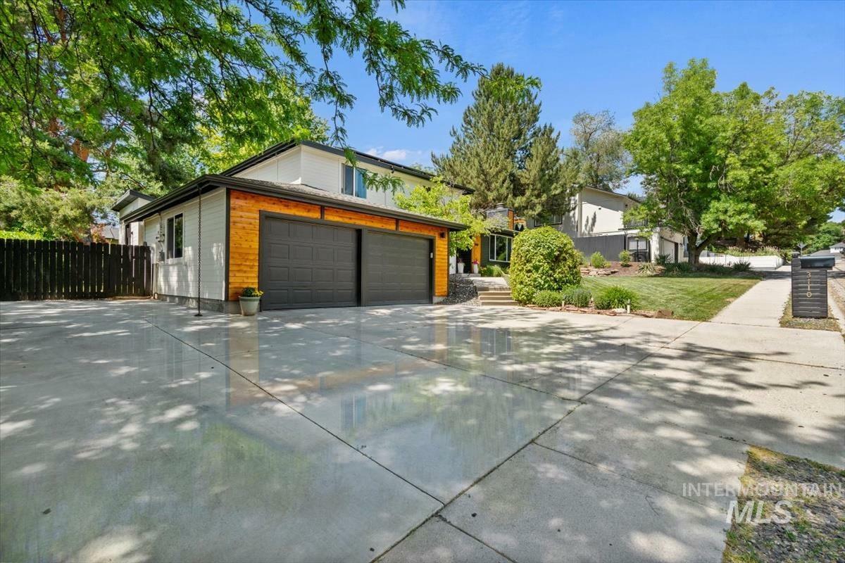 Property Photo: 3110 E Stone Point Dr ID 83712
