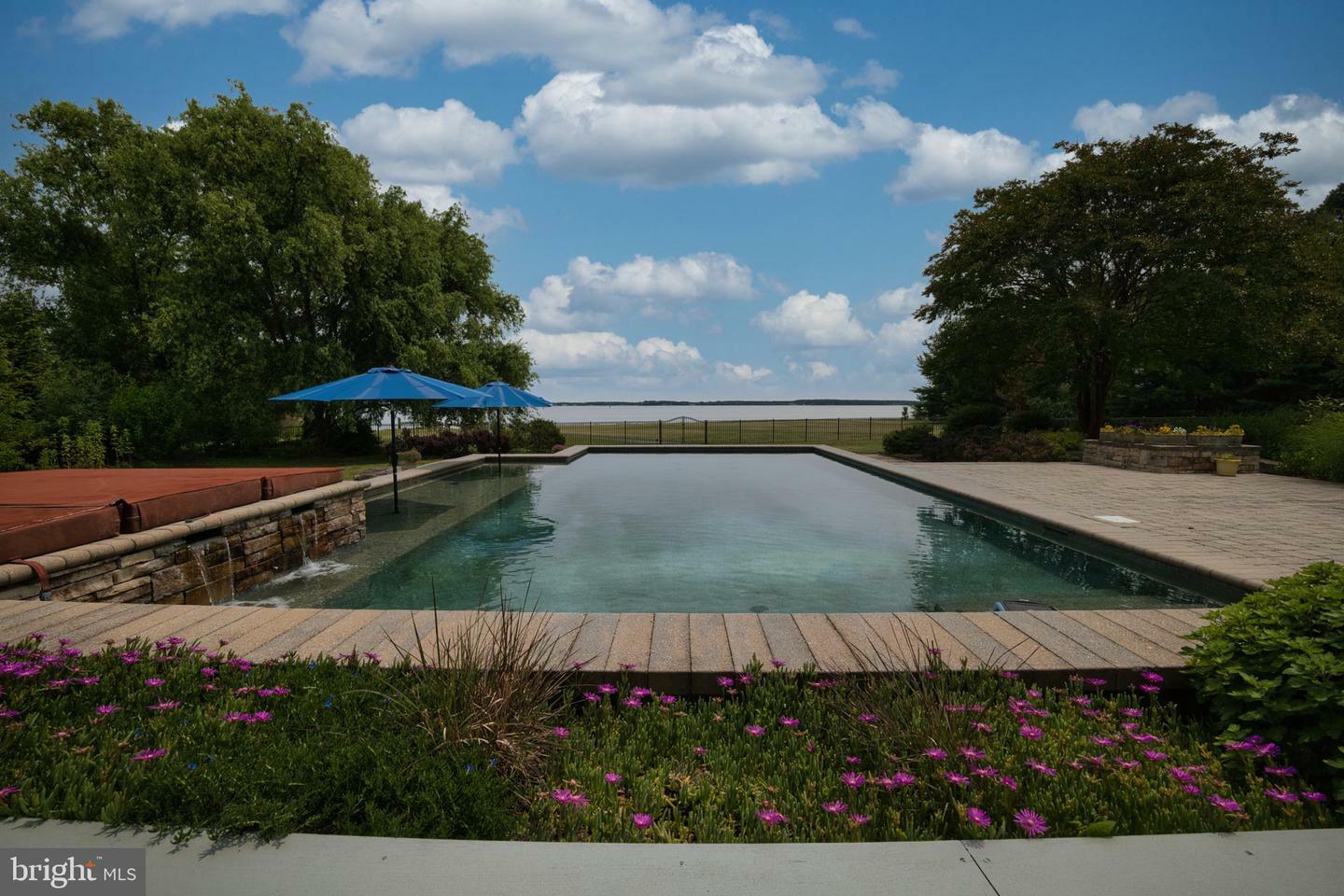 Property Photo: 6153 Long Point Road MD 21652