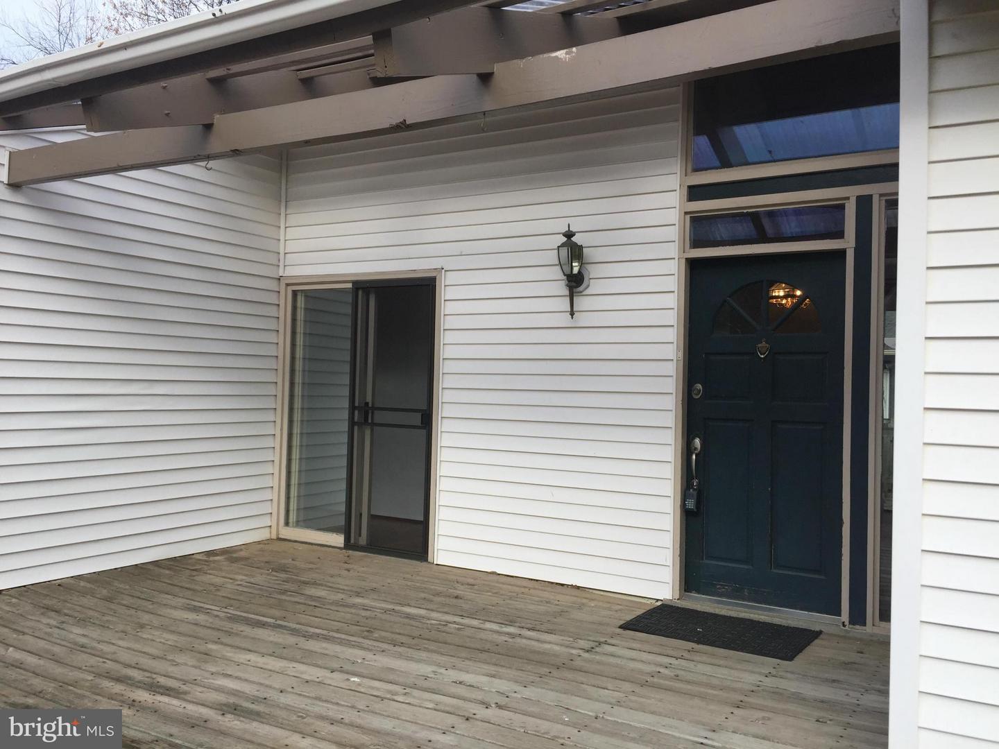 Property Photo: 12726 Torrington Street VA 22192