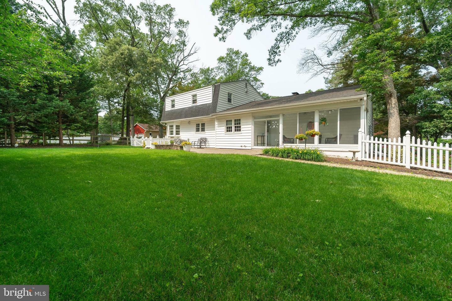 Property Photo: 7883 Chestnut Leaf Road MD 21144