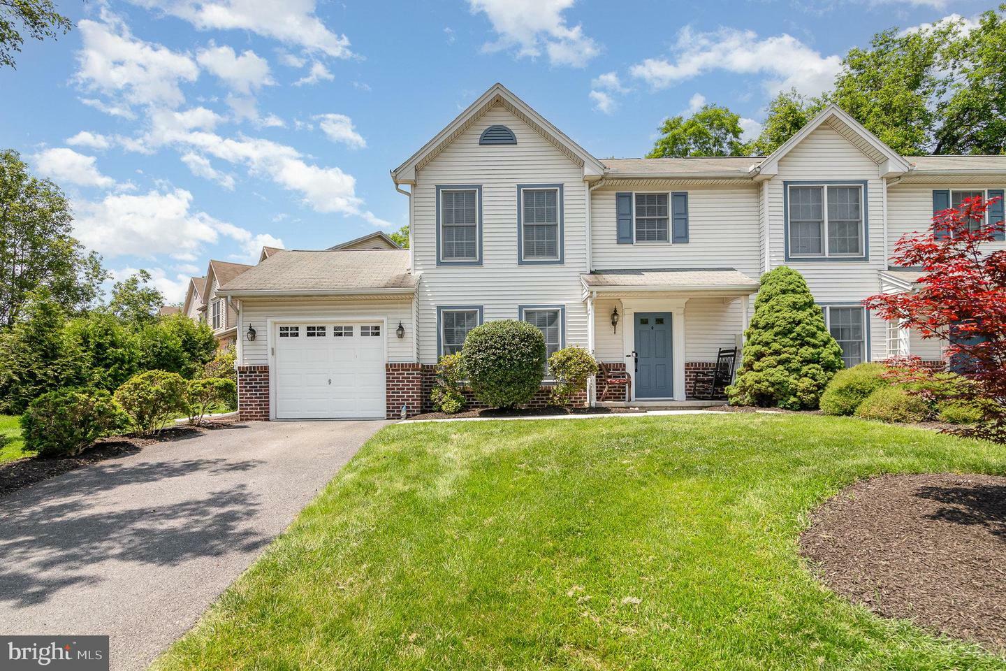 2 Lenox Court  Mechanicsburg PA 17050 photo