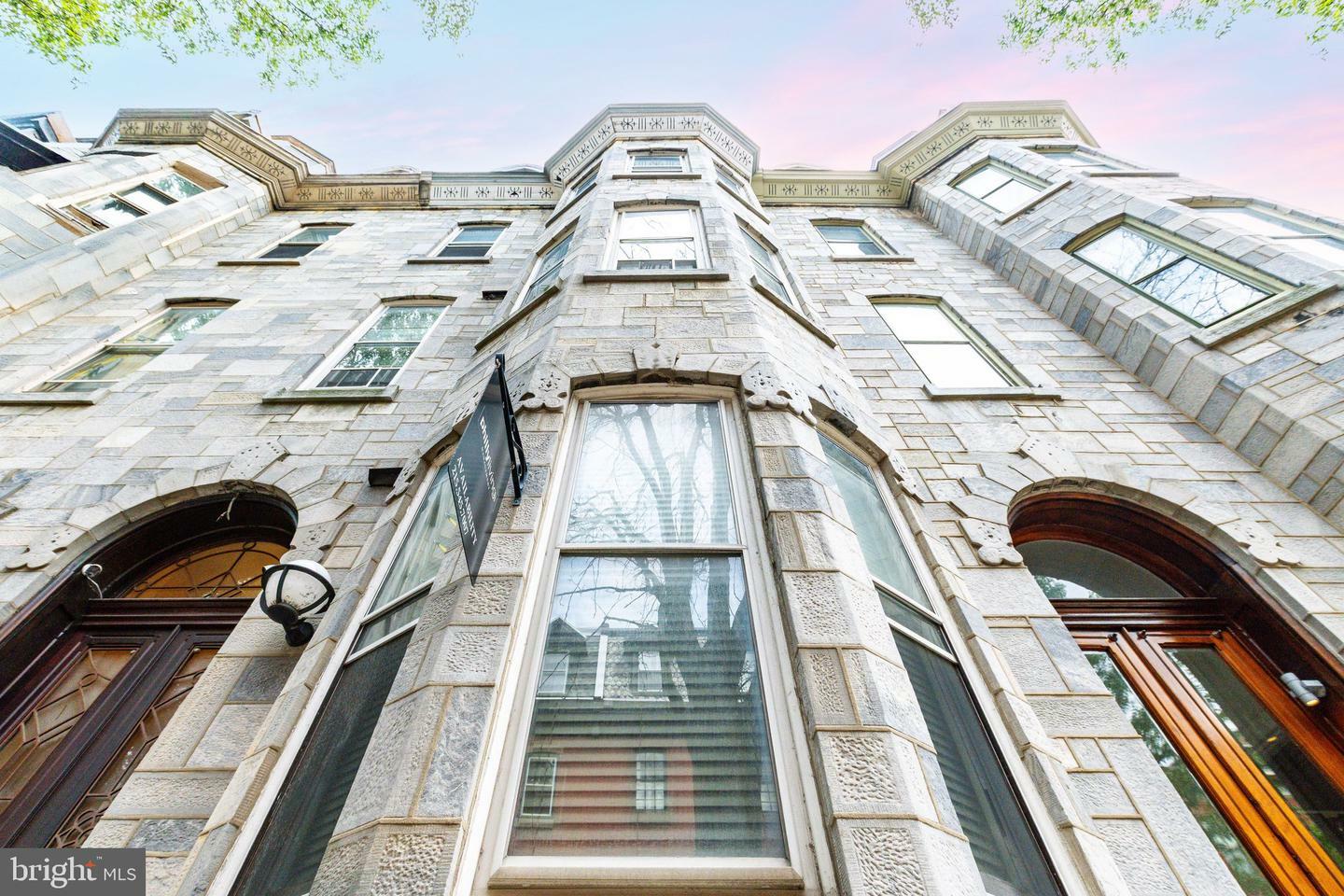 Property Photo: 2112 Pine Street 2 PA 19103