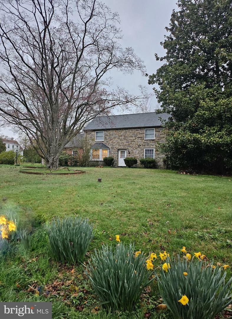 Property Photo: 211 Mount Alverno Road PA 19063