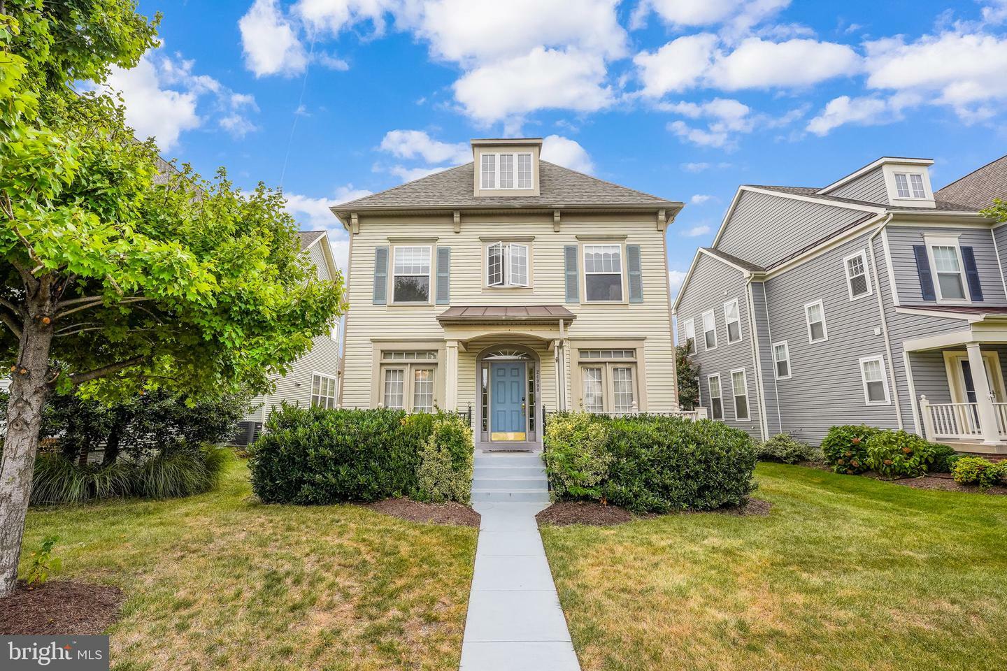 Property Photo: 24990 Mineral Springs Circle VA 20105