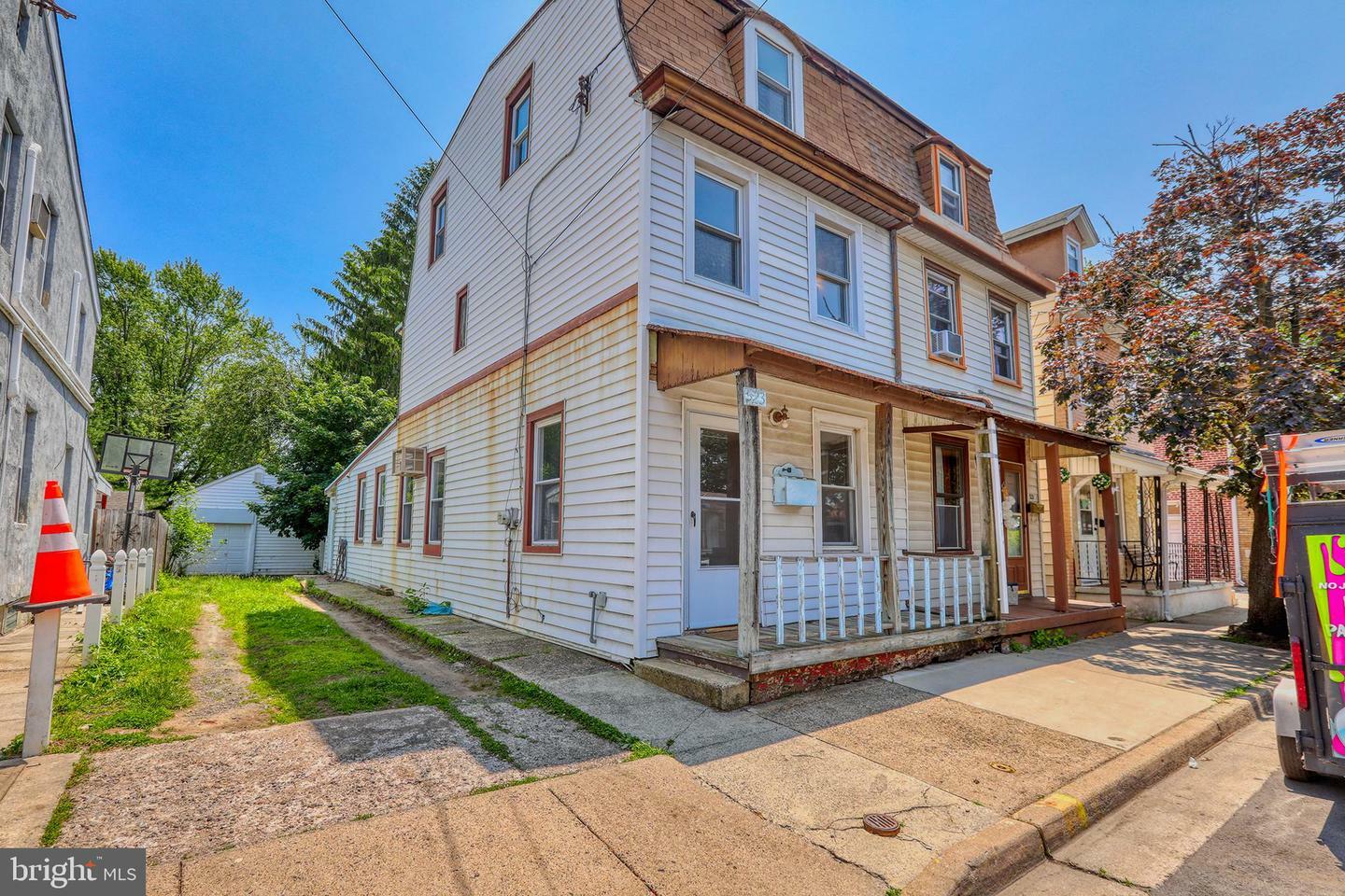 Property Photo: 523 Swain Street PA 19007
