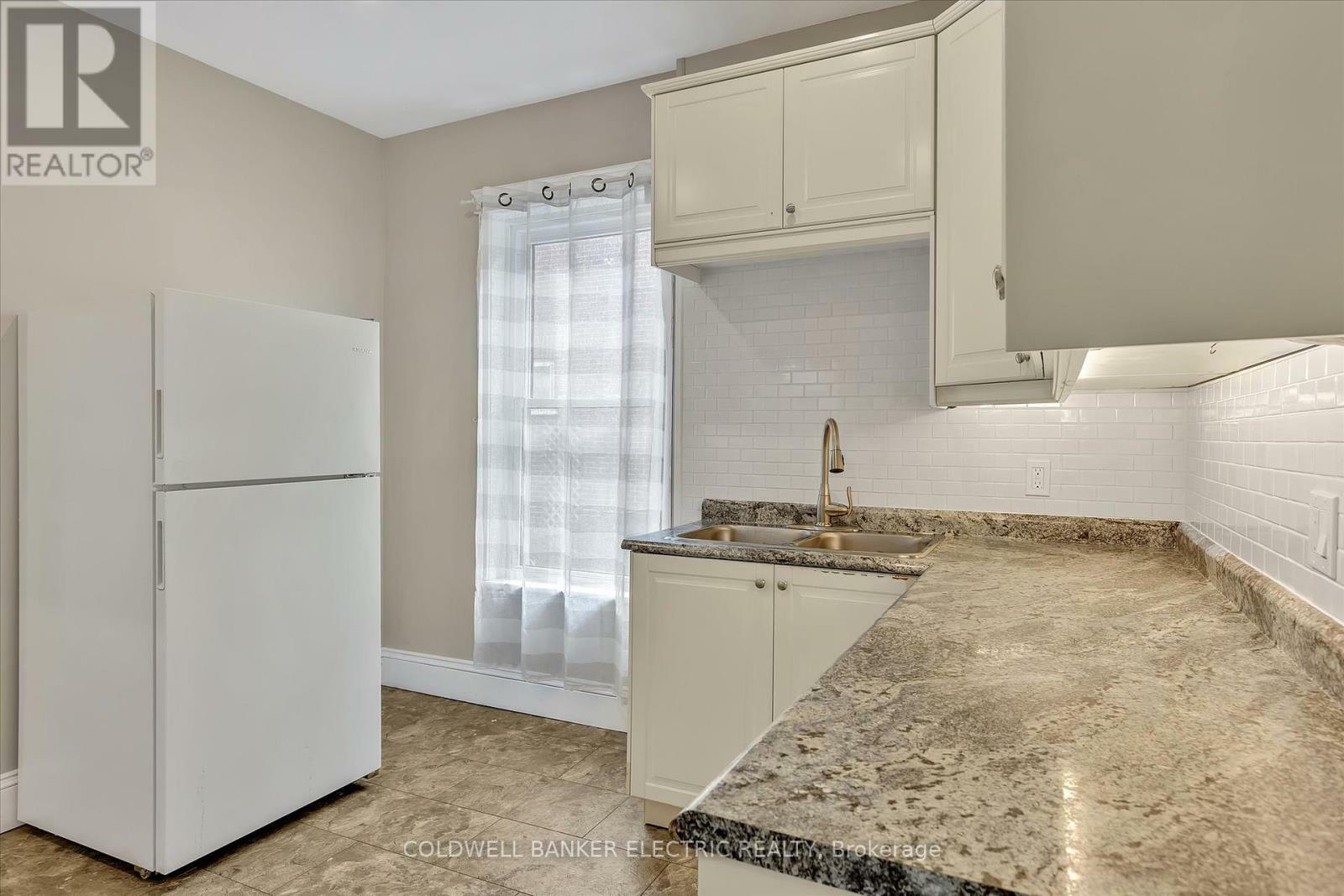 Property Photo:  202 Braidwood Avenue  ON K9J 1V1 