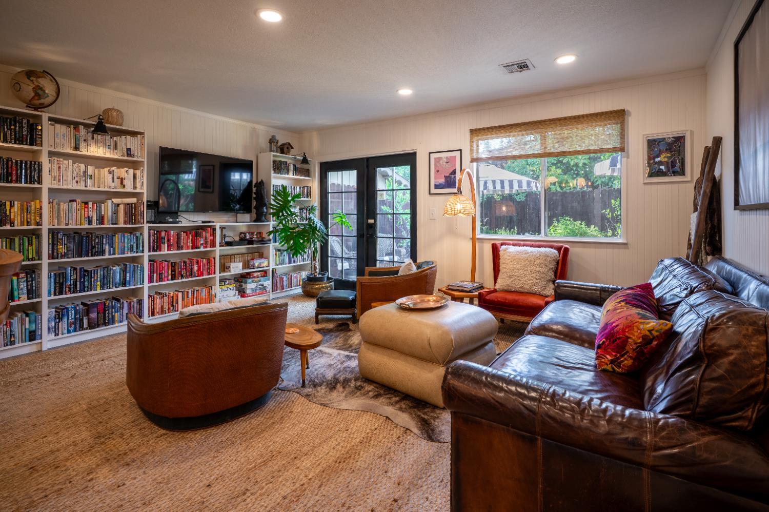 Property Photo:  531 Surrey Court  CA 95247 
