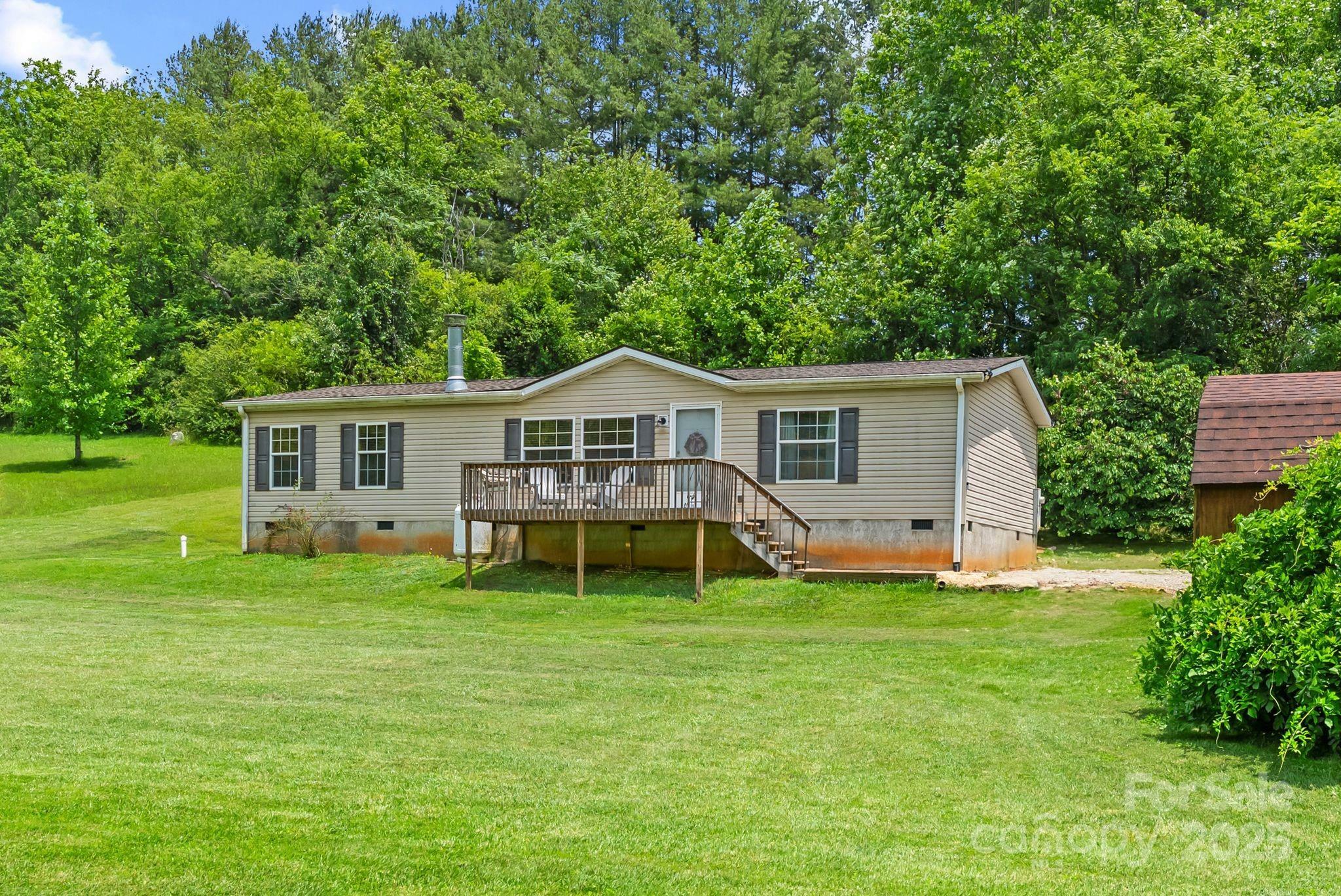 Property Photo: 17 Serenity Creek Drive NC 28748