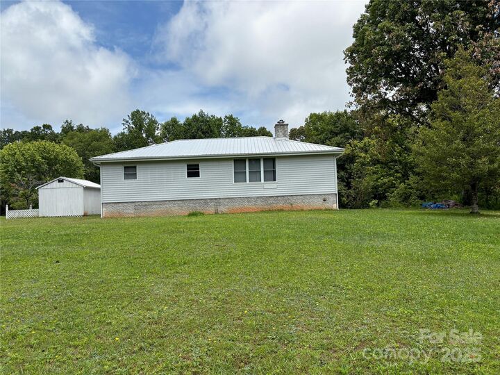 Property Photo: 78 Moffitt Hill Church Road NC 28762