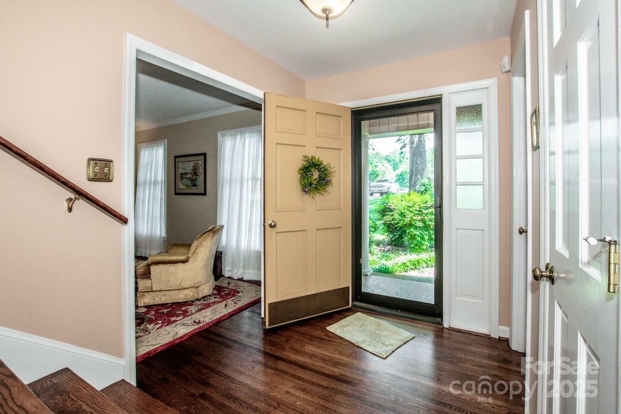 Property Photo: 928 Tally Ho Court NC 28212