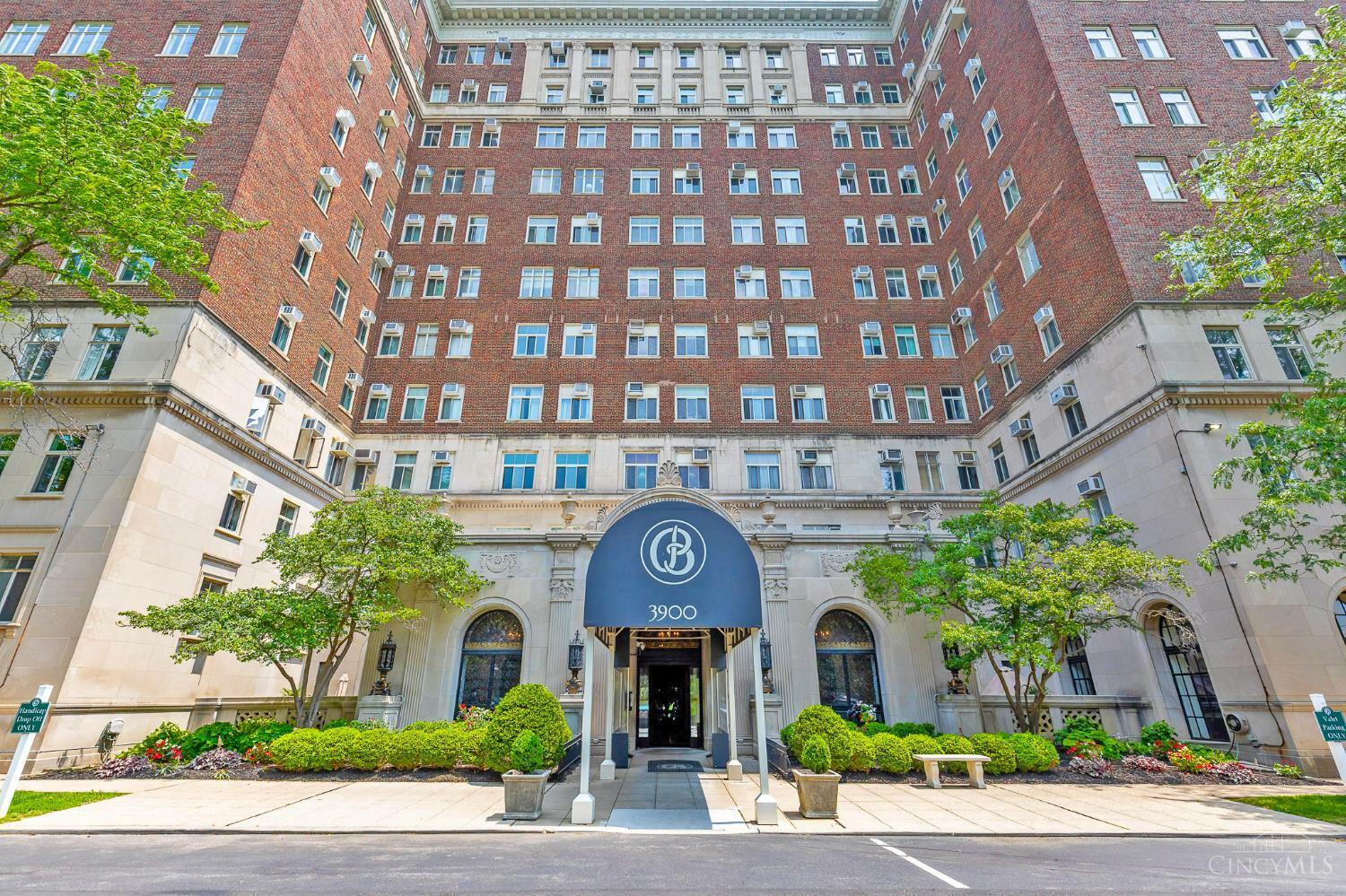 Property Photo: 3900 Rose Hill Avenue OH 45229