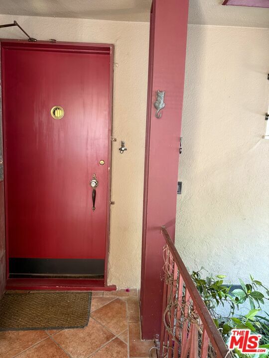 Property Photo: 333 N Detroit St CA 90036