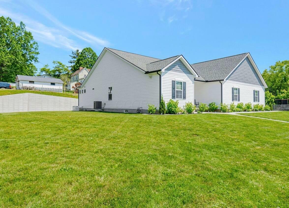 Property Photo: 614 N North 11th Street Street OH 43725