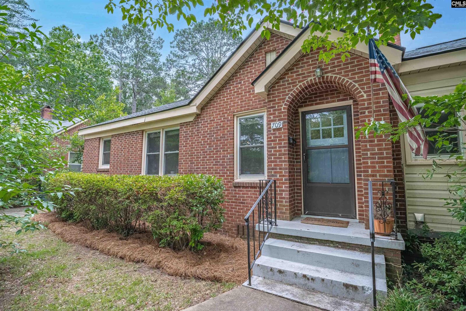 Property Photo: 709 S Holly SC 29205