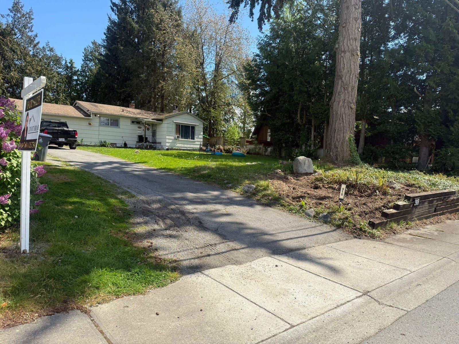 Property Photo: 918 164 BC V4A 4Y5