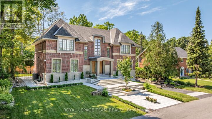 Property Photo: 250 Sandridge Road ON K1L 5A2