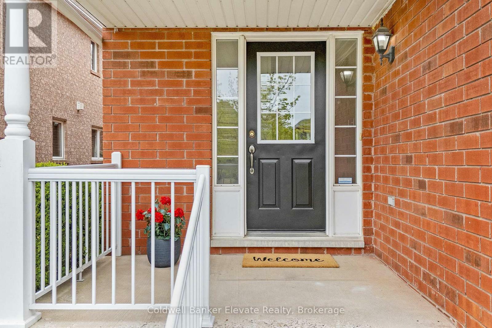Photo de la propriété:  209 Eaton Street  ON L7G 5Y2 