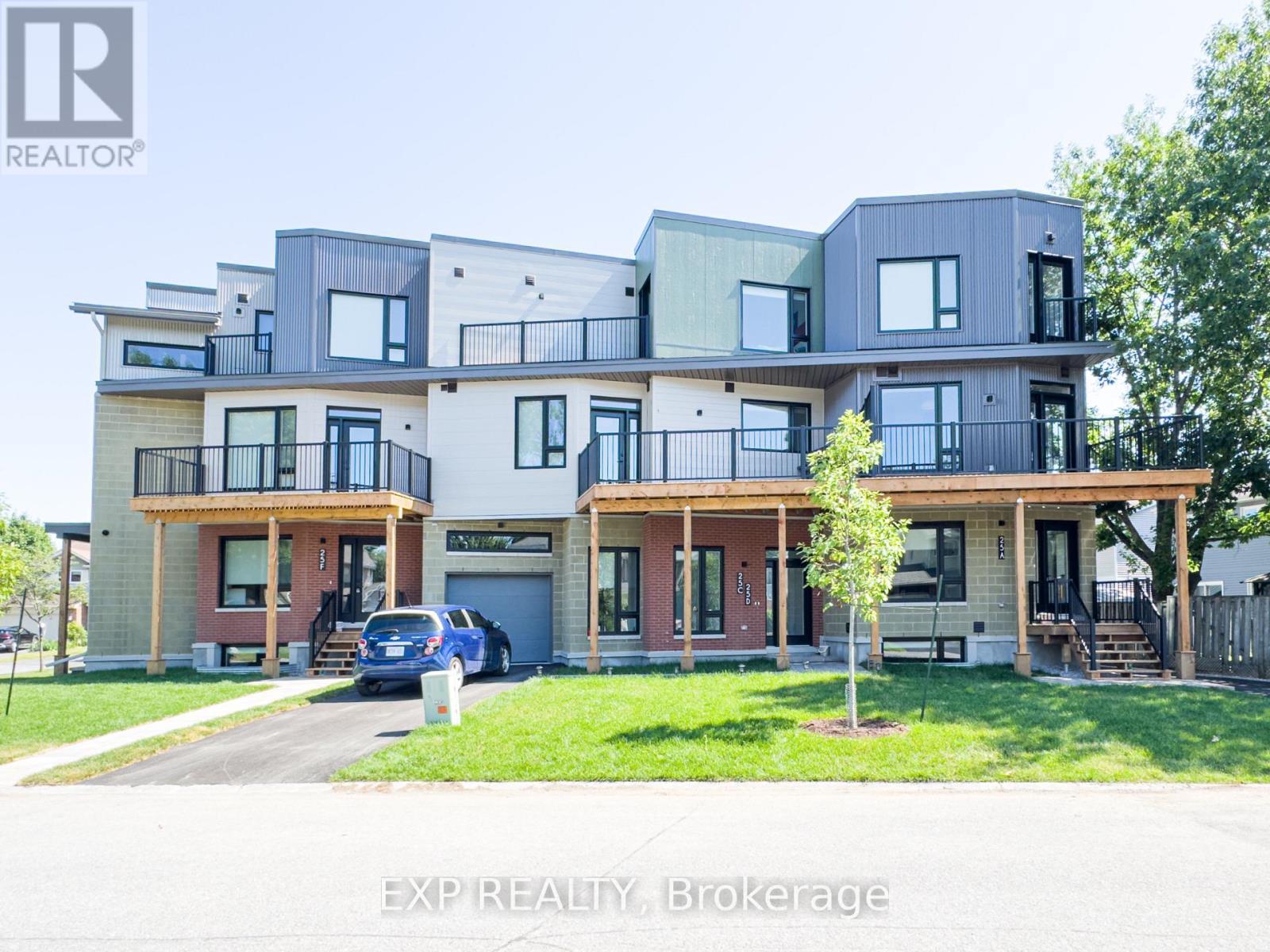 Property Photo: 25 Fair Oaks Crescent F ON K2G 4W6