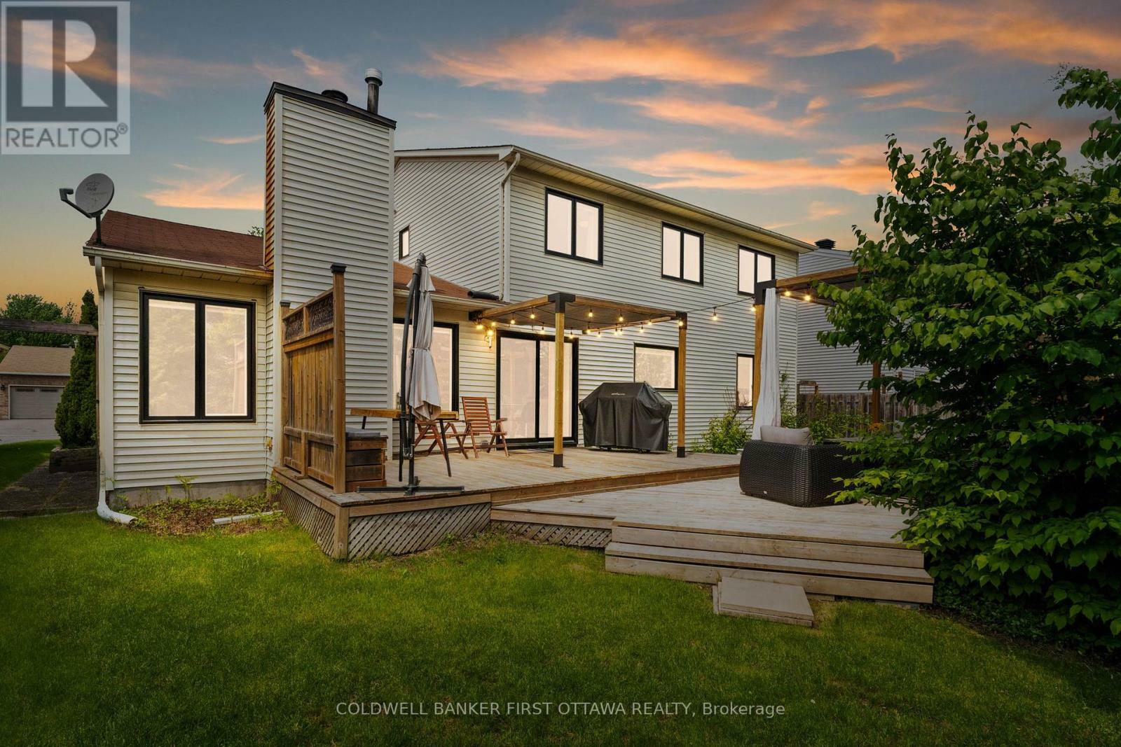 Photo de la propriété:  2722 Wyldewood Street  ON K1T 2R9 