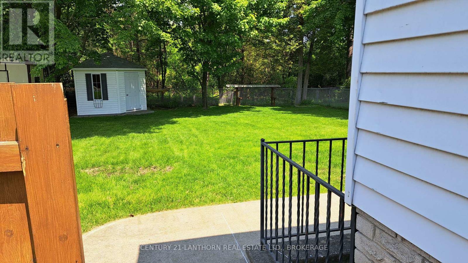 Photo de la propriété: 788 Whiteoak Crescent ON K7P 1L6