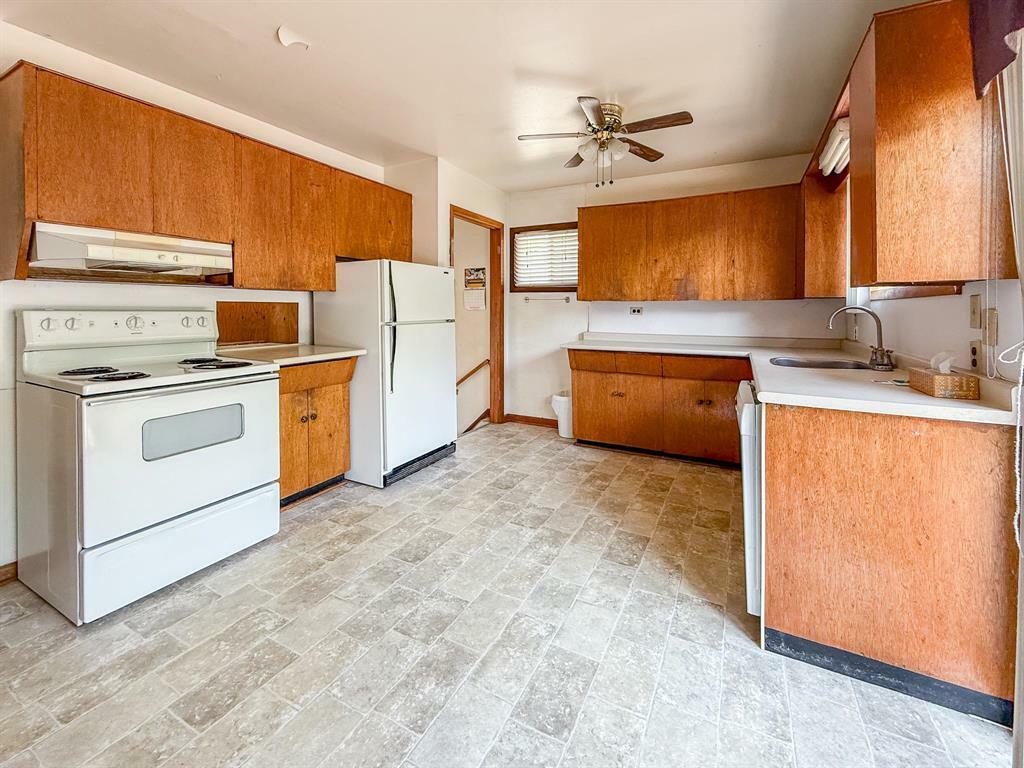 Property Photo: 413 Vaughan Avenue MB R1A 0S8