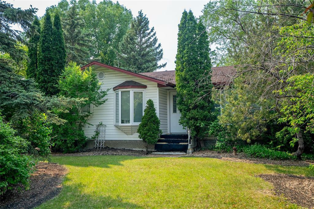 Property Photo: 3300 Raleigh Street MB R2E 1B9