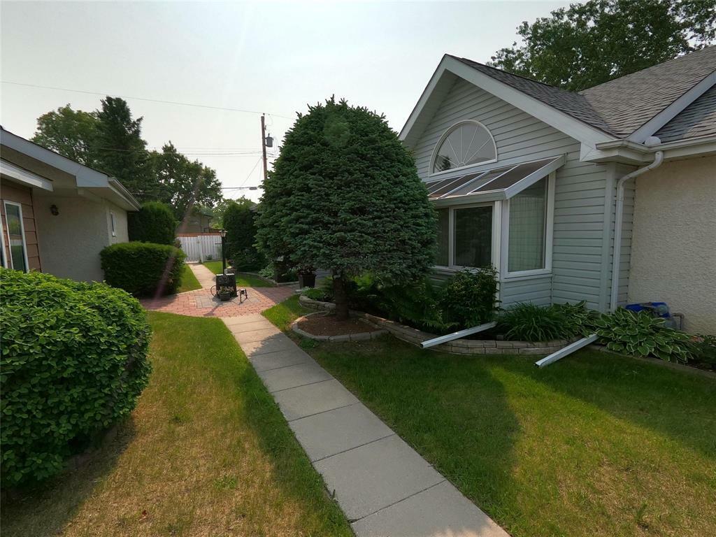 189 Turner Street  Beausejour MB R0E 0C0 photo