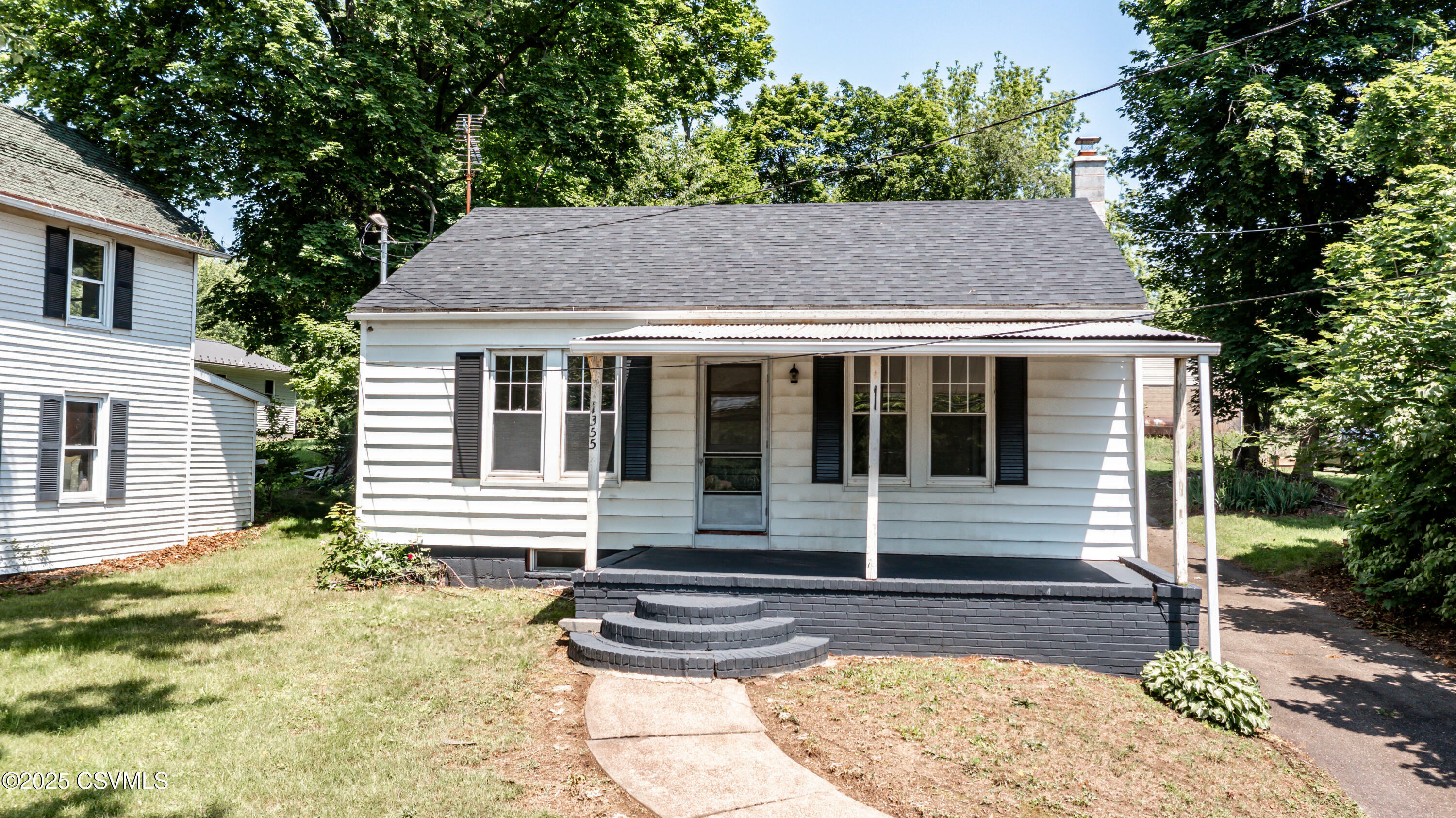 Property Photo: 1355 Salem Boulevard PA 18603