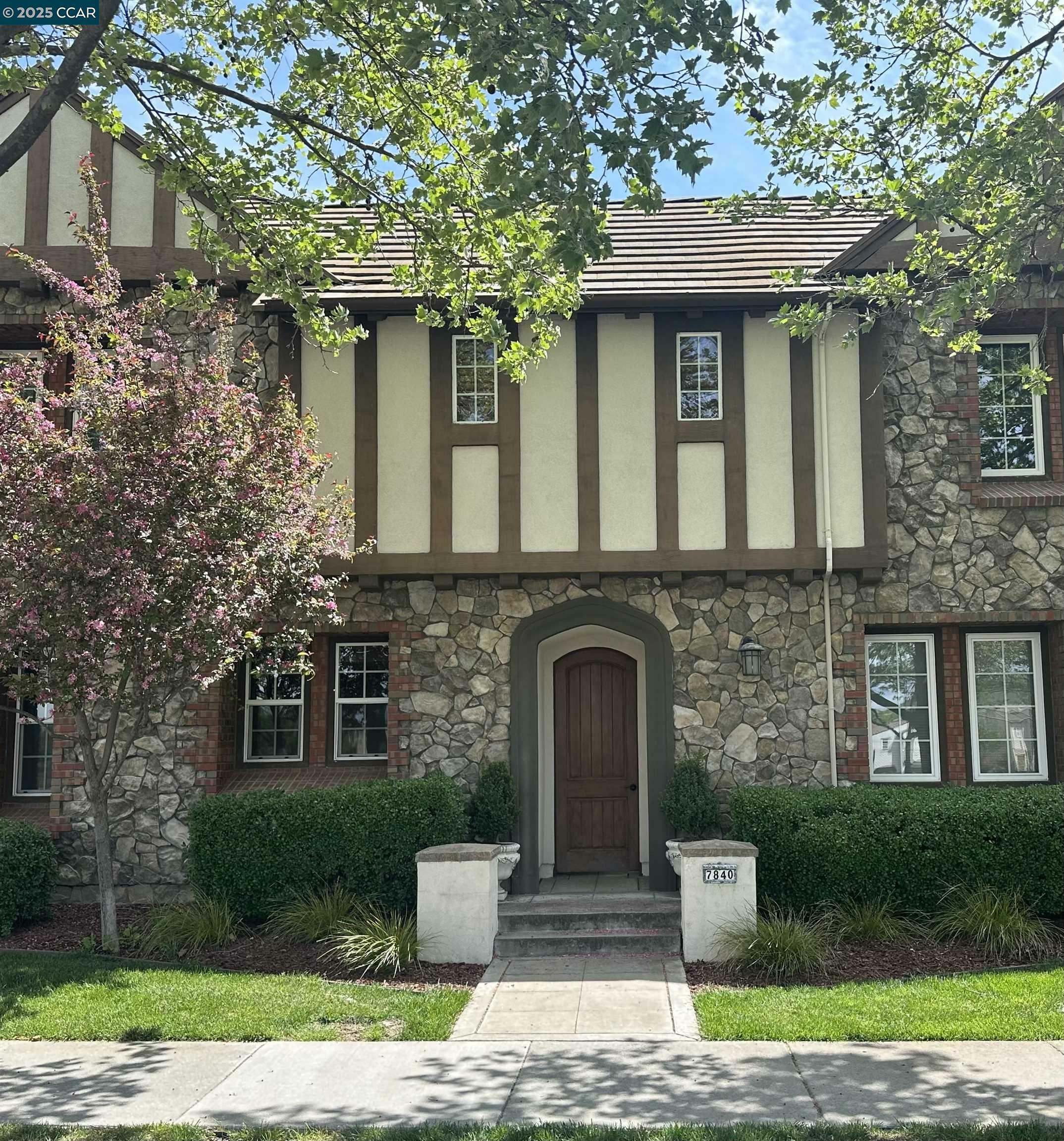 Property Photo: 7840 Stoneleaf Drive CA 94582