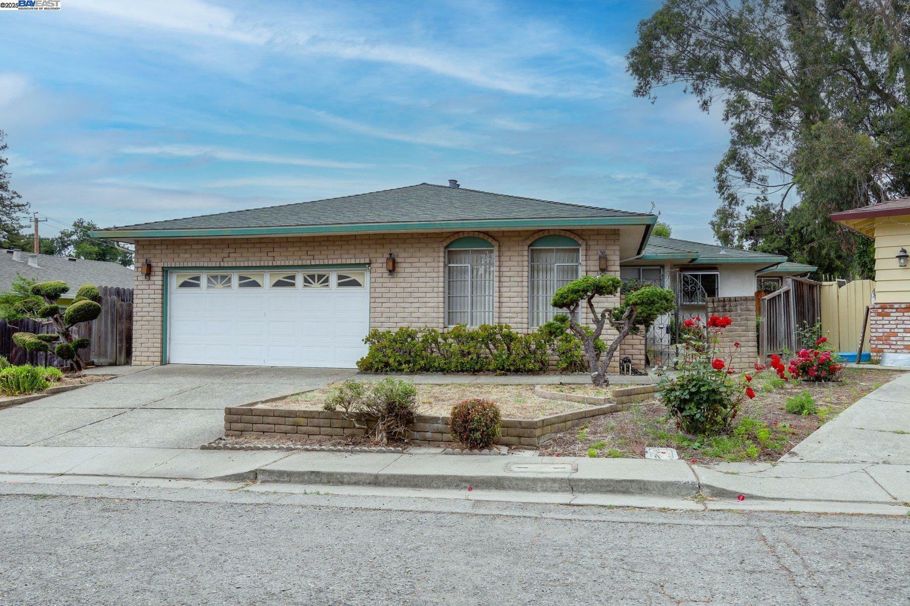 Property Photo: 19427 Forest Pl CA 94546