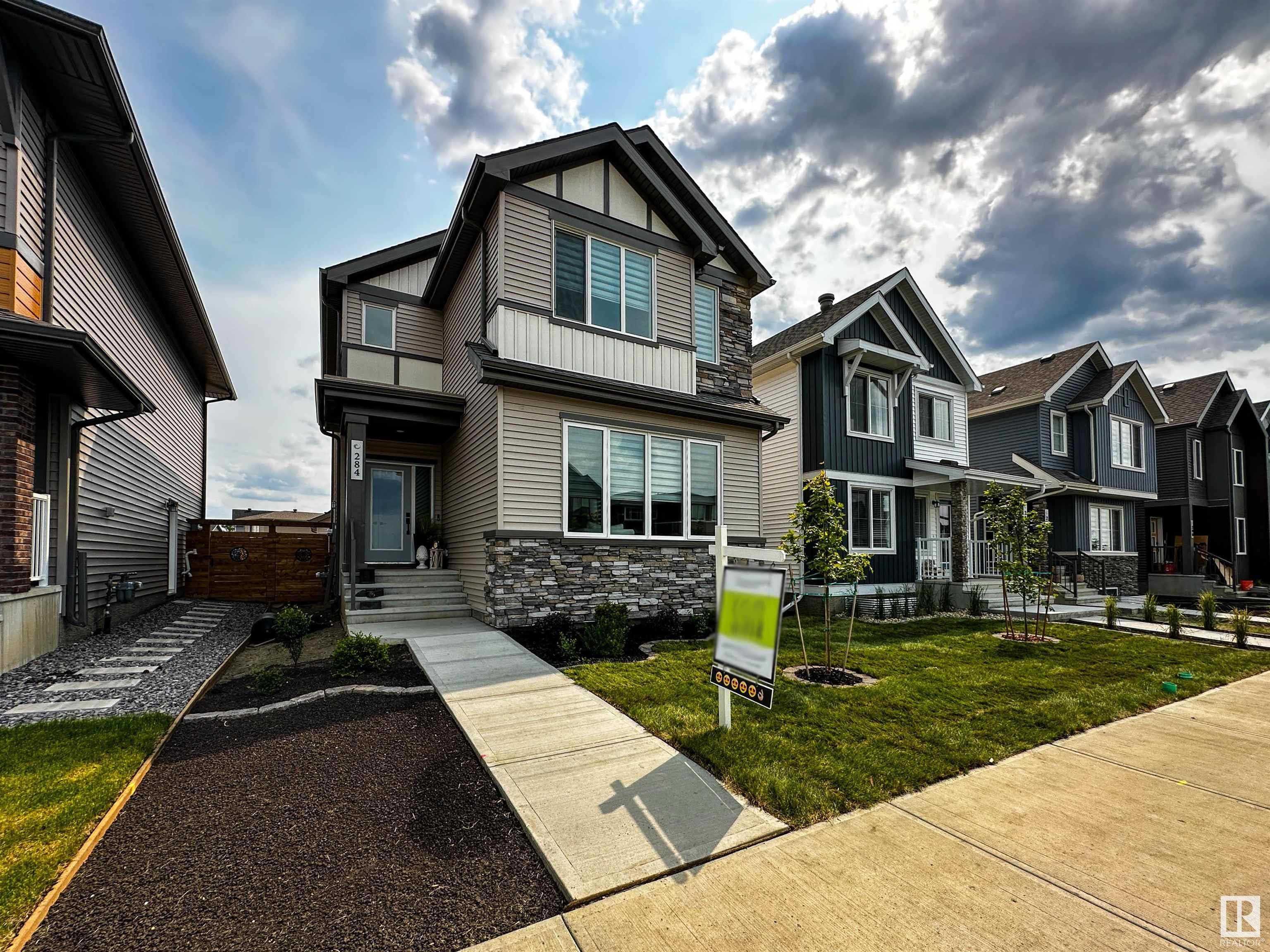 Property Photo: 284 Jensen Lakes Boulevard AB T8N 7Z5