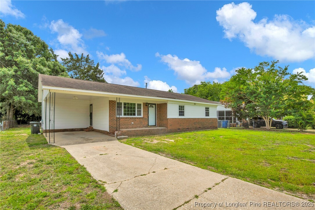 Property Photo: 4709 Alamance Road NC 28304