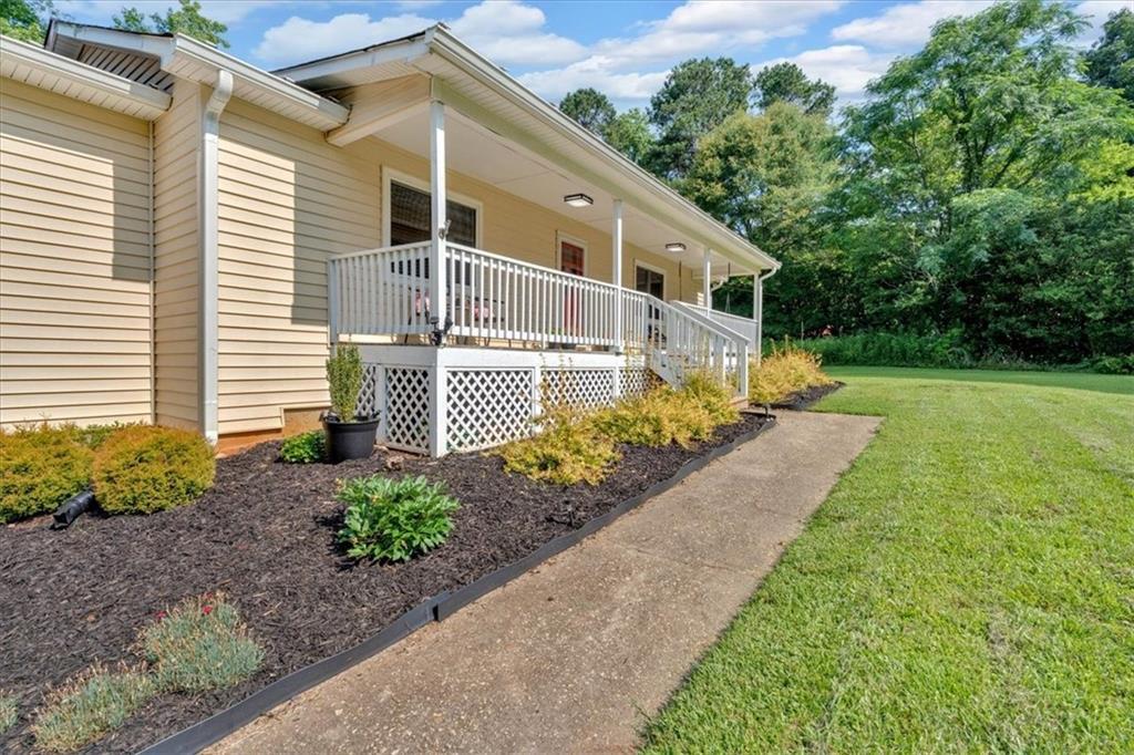 Property Photo: 19 Quail Hollow Court GA 30157