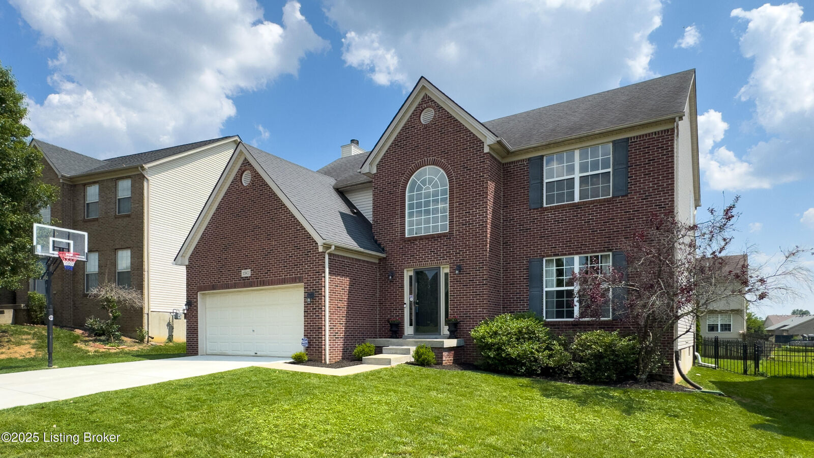 Property Photo:  10902 Collington Dr  KY 40241 