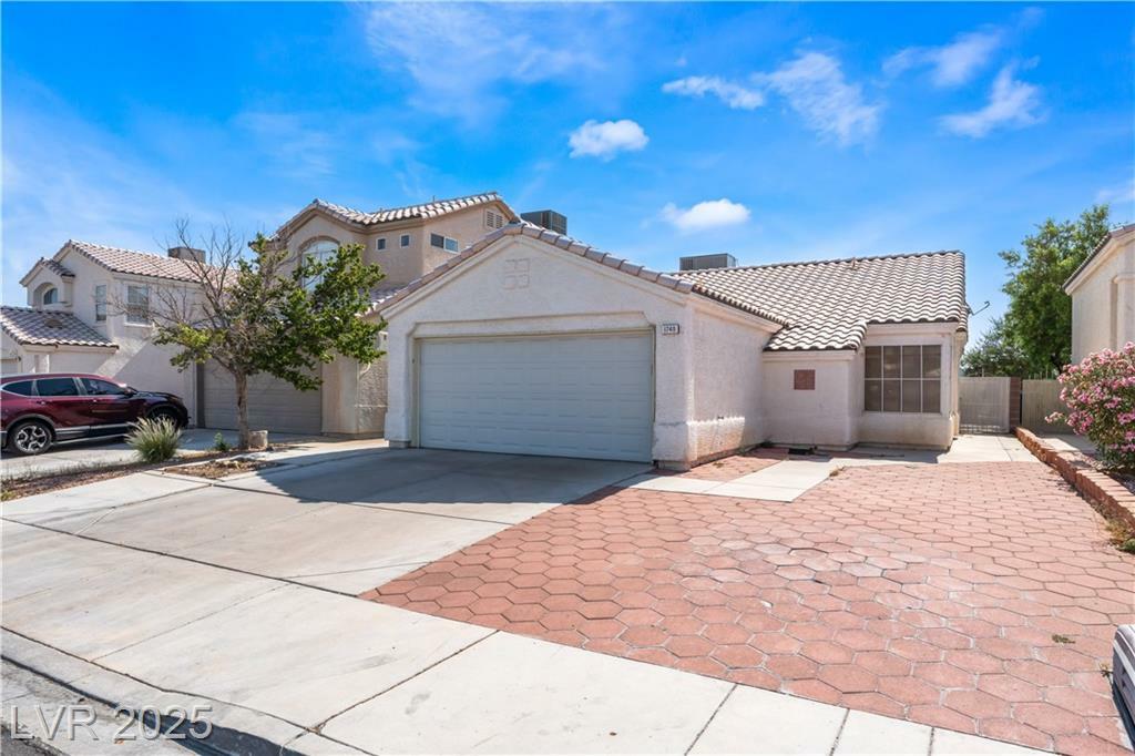Property Photo: 1740 Leaning Pine Way NV 89128