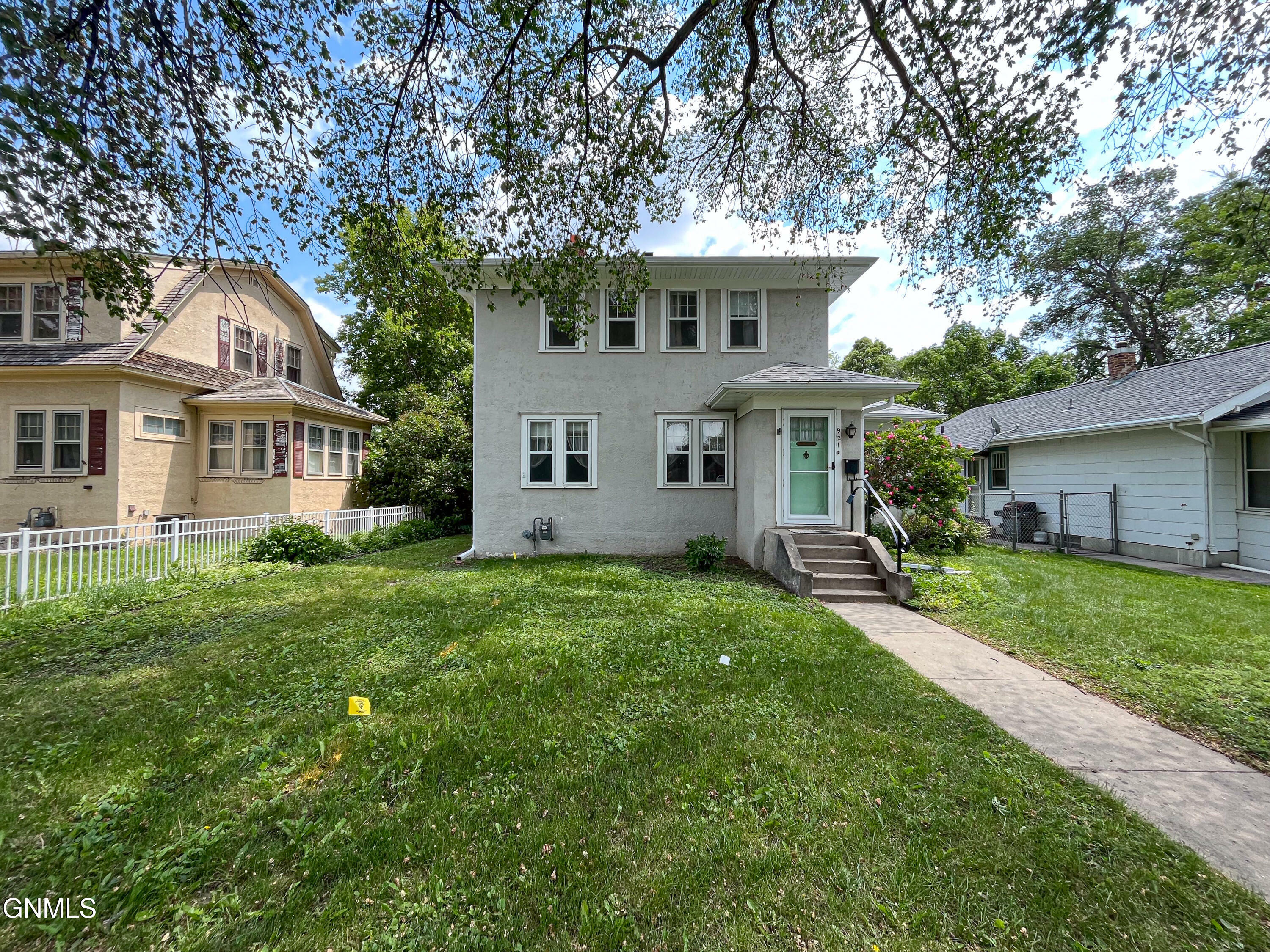 921 N 6th Street  Bismarck ND 58501 photo